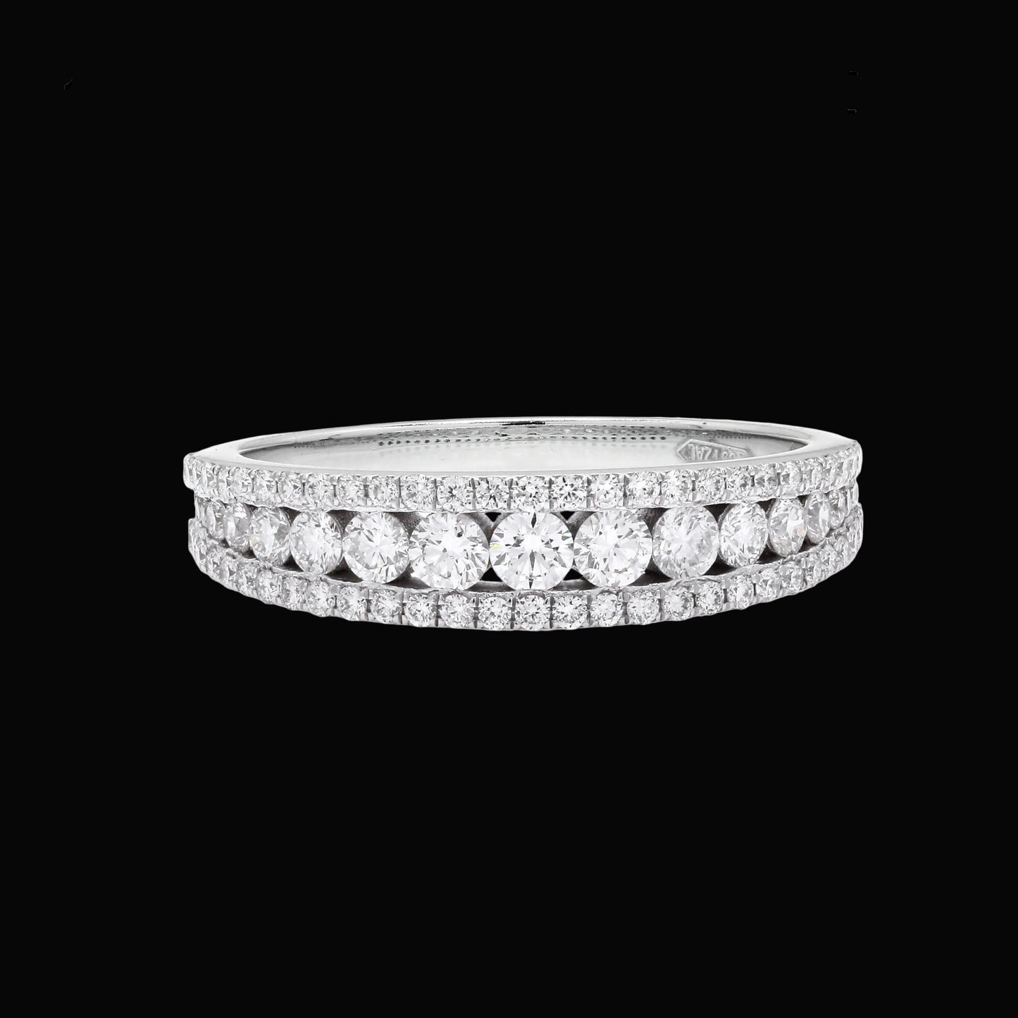 EXQUISITE DIAMOND ETERNITY BAND