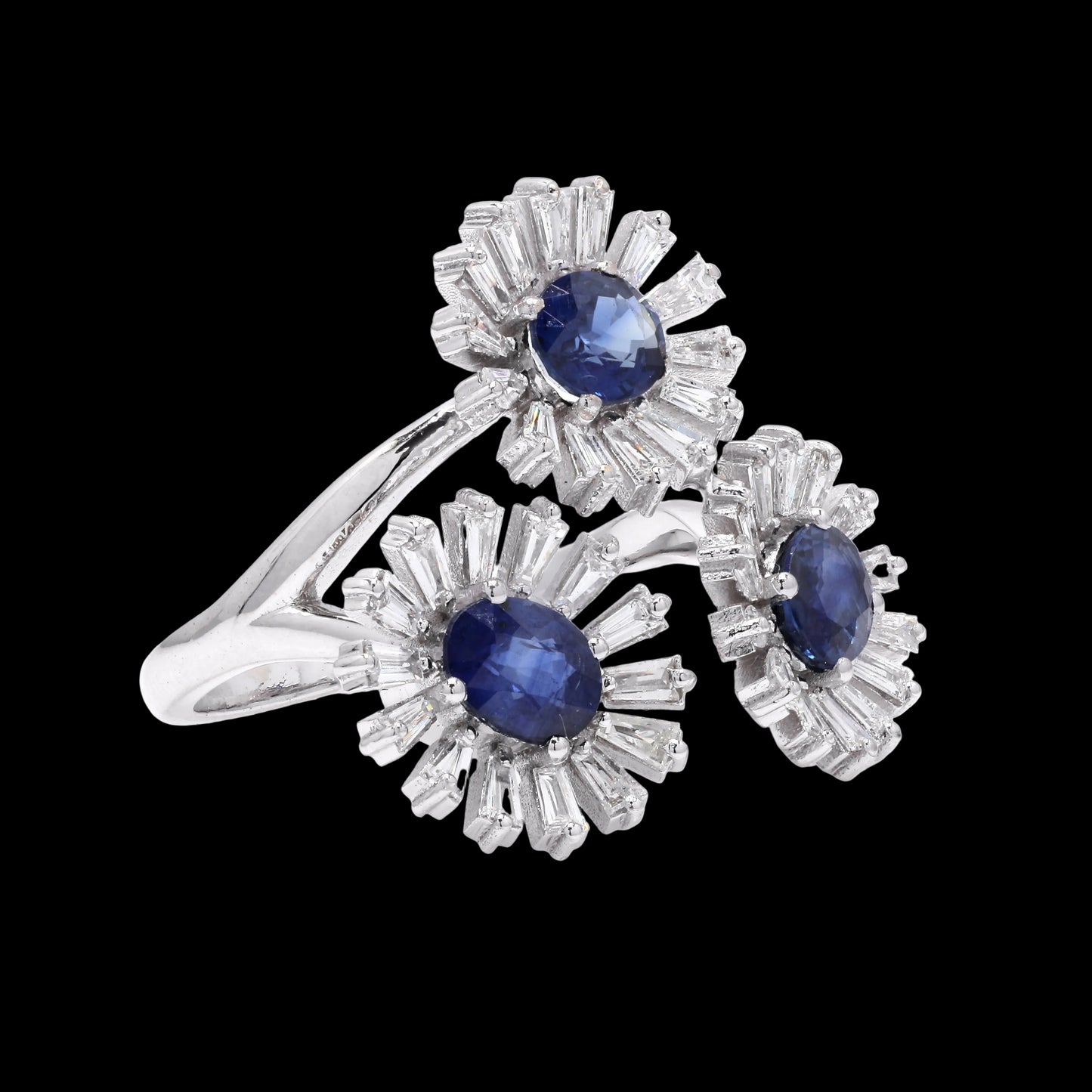 The Regal Blue Trinity: A Radiant Sapphire & Diamond Cluster