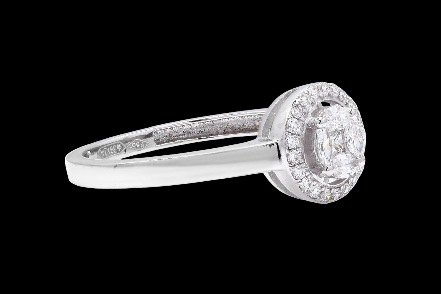 Elegant diamond ring in white gold (18 karat)